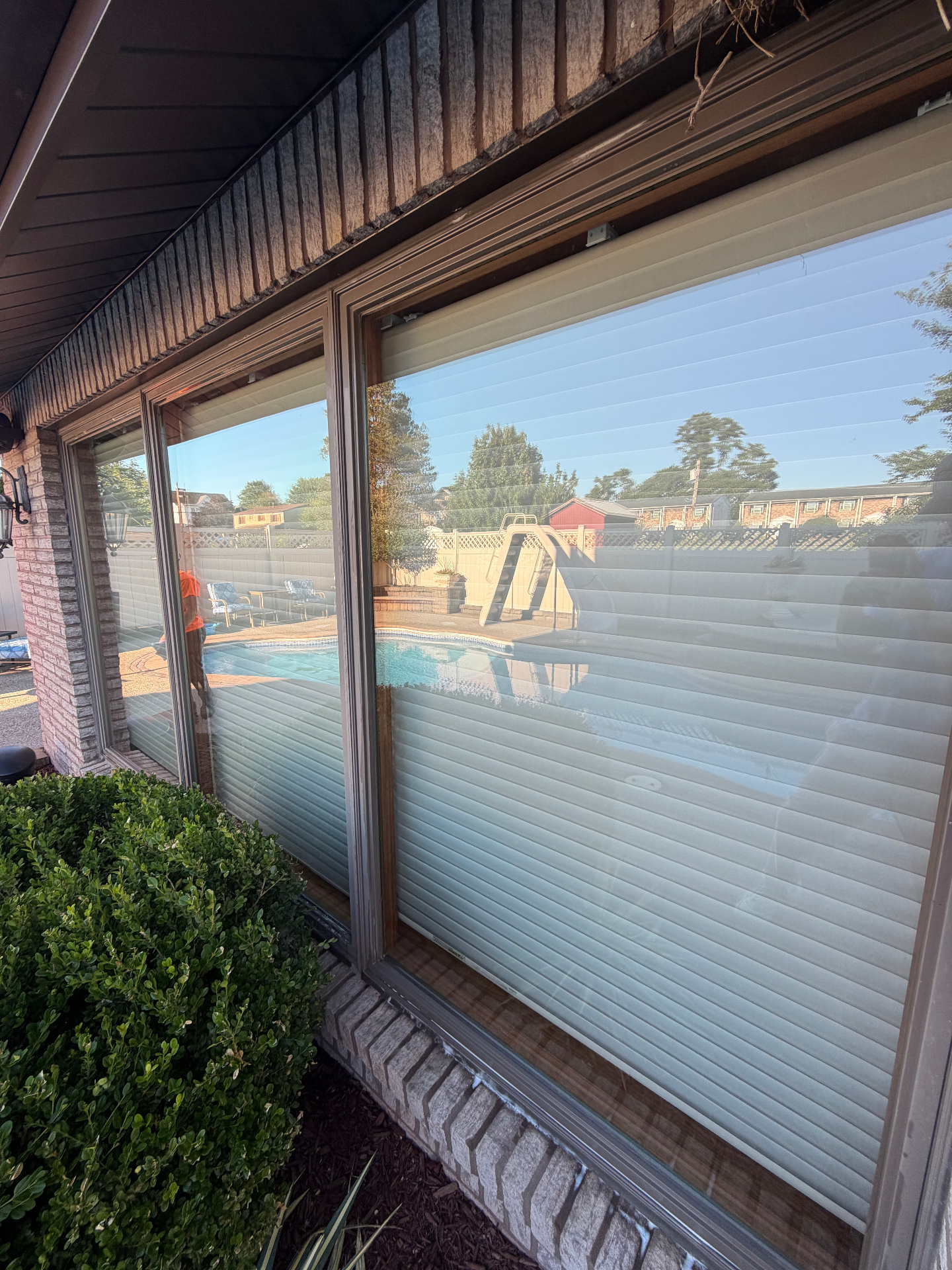 Spotless regular window after exterior window cleaning